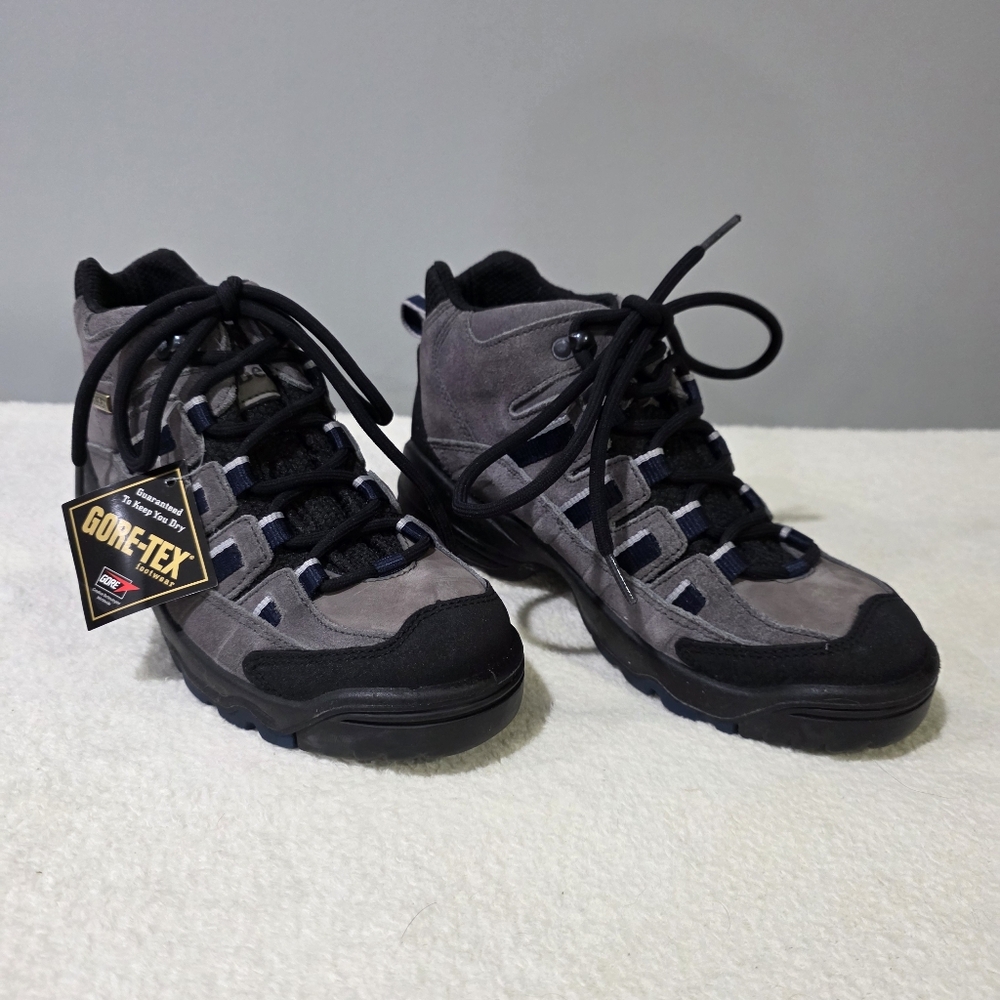 NWT LL Bean GTX Mountain Treads Mid Cut Lightweight Hiking Boots Gorpcore. 8.5